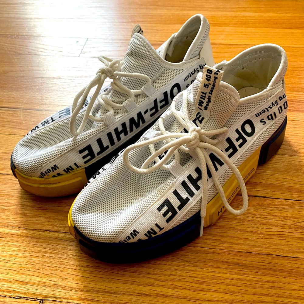 Used off white gym shoes not sure if they authentic but they are comfortable ♥️